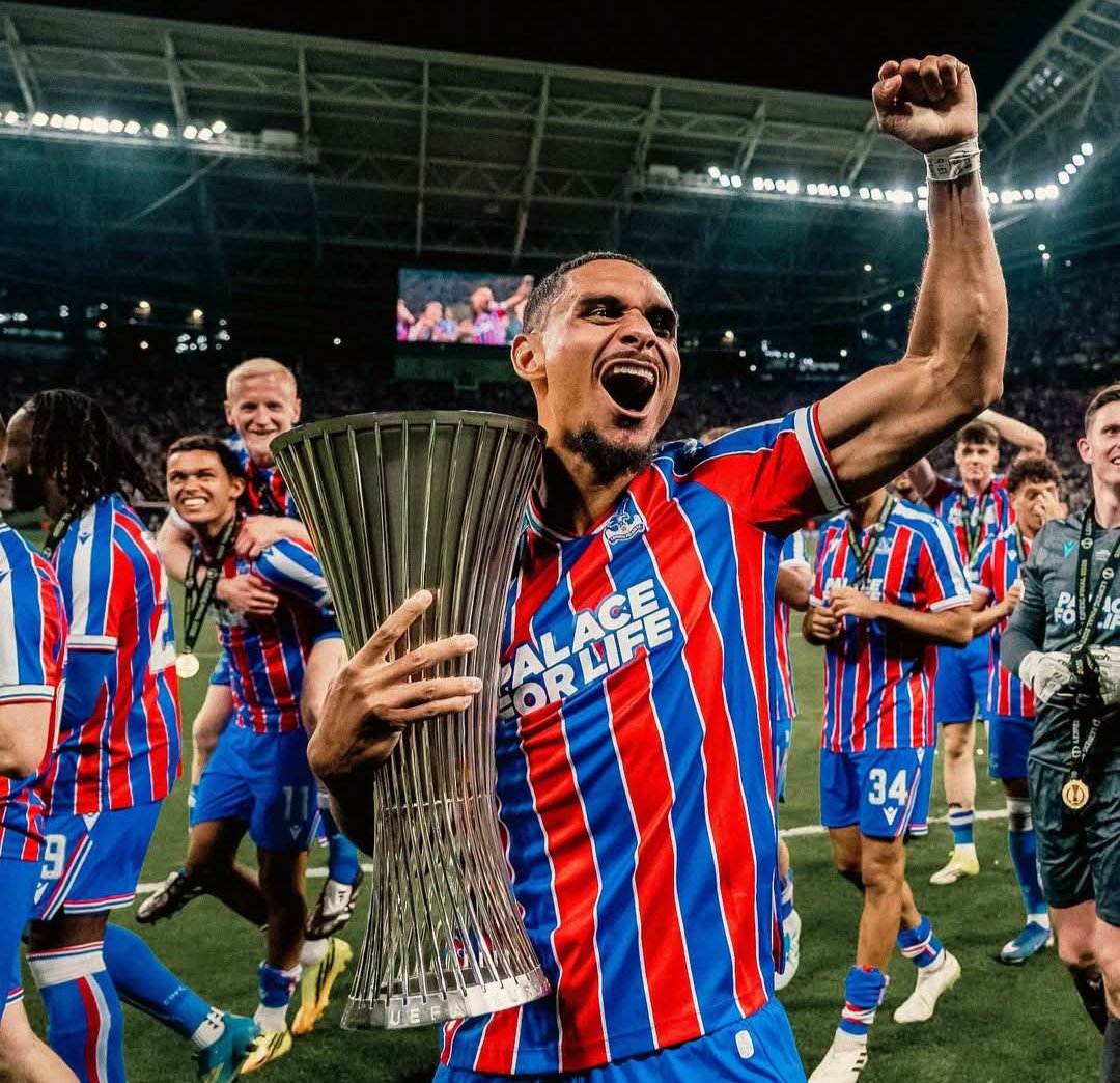 Cfc_Kemboi's tweet photo. Tell your London Center back to parade his European trophy. https://t.co/HDZmV7JWlW