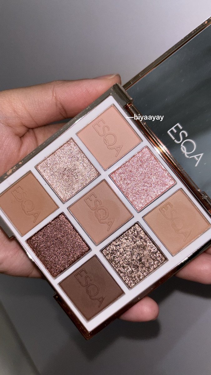 biyaayay's tweet photo. buat pemula yang lagi nyari eyeshadow ini paling cocok sih, mudah banget diblend, warnanyapun cakep cakep (aku pake yang mauve yaa)
#racunshopee #eyeshadow #esqa
https://t.co/s7Yj0nlfN0 https://t.co/sfbBLc0p5g