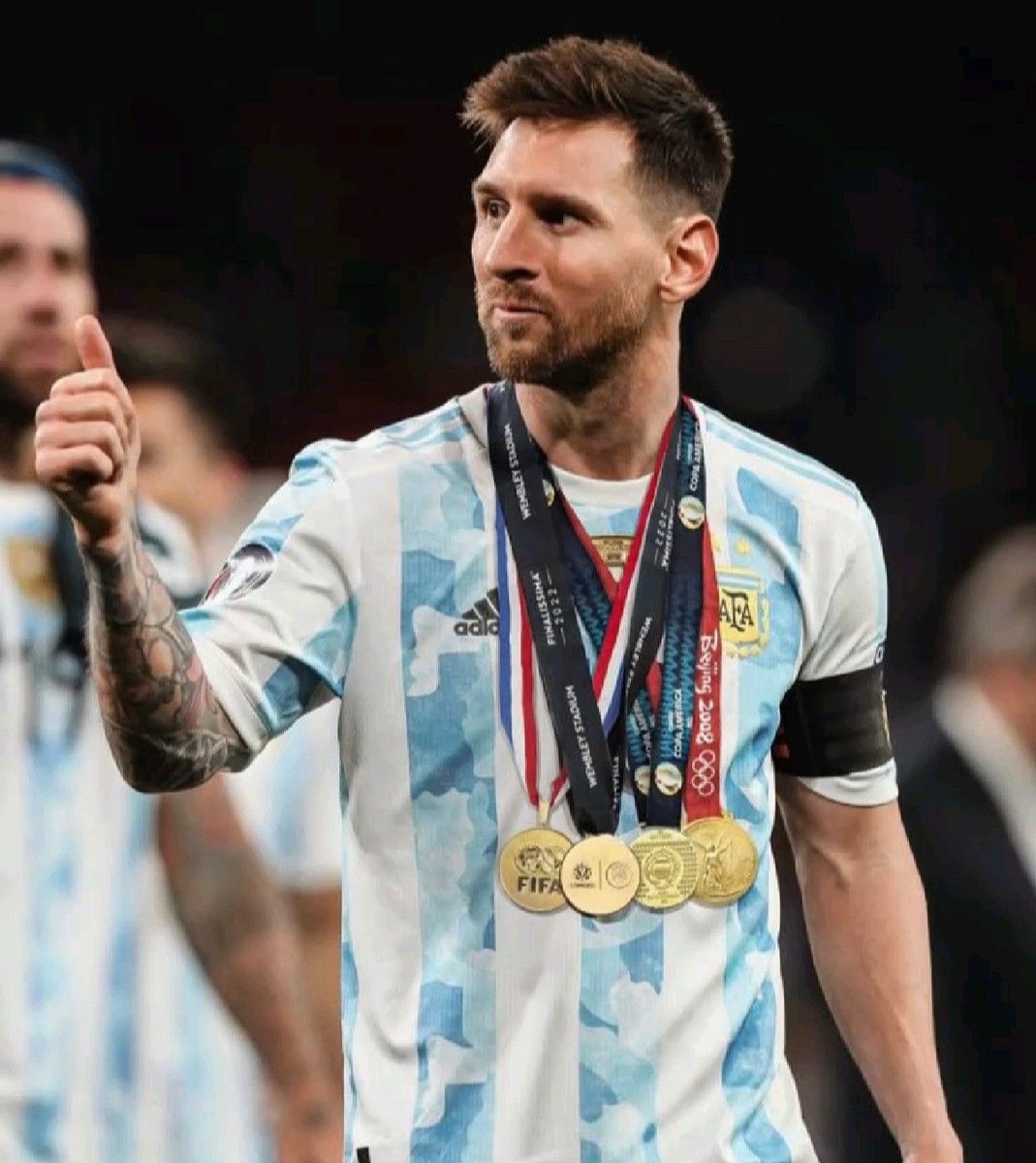 GoalVersee's tweet photo. 🚨🎙️ LIONEL MESSI: I now have 3 World Cup medals at home. One for my 3 sons each. 

I doubt if anyone alive has that kind of flex. https://t.co/Zpy2GmsiEt