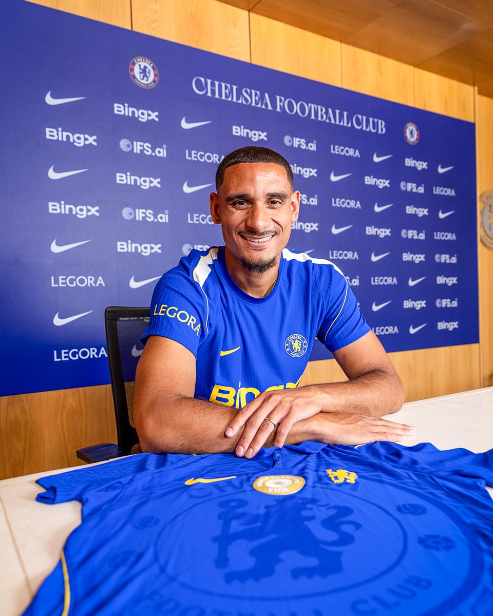 brfootball's tweet photo. Chelsea’s new centre-back has arrived:

Maxence Lacroix 🔵🇫🇷 https://t.co/CmheF3Gn8i