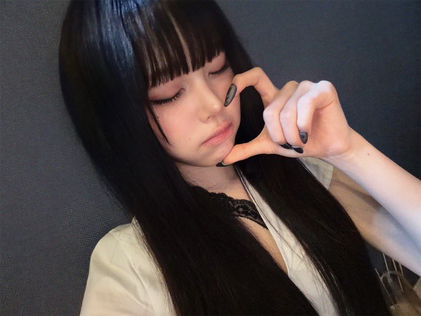 dneukz's tweet photo. 오늘 진짜 예뻤는데 셀카 남겨준 거 완전히 눈물나버려 https://t.co/zOafaAx0TH