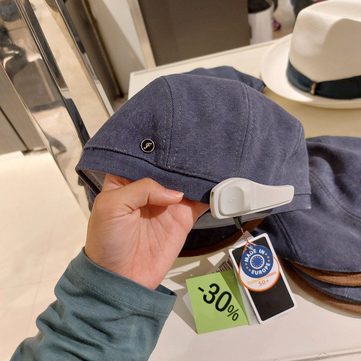 devrvellia's tweet photo. 🧢🫶🏻 https://t.co/Lr2GDZ4JOV