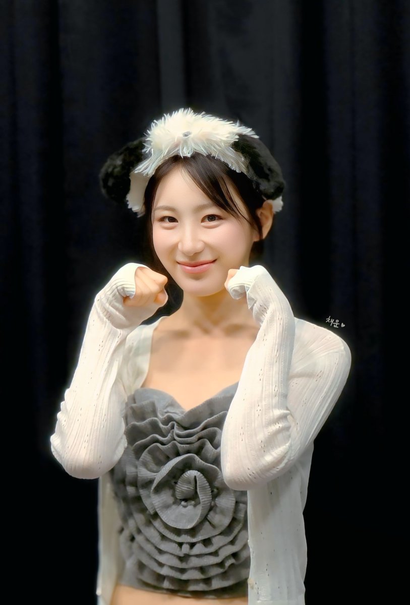 chaeun0111's tweet photo. 260726 팬싸 🐑🙂

#이채연 #LEECHAEYEON https://t.co/C094lXsSpp