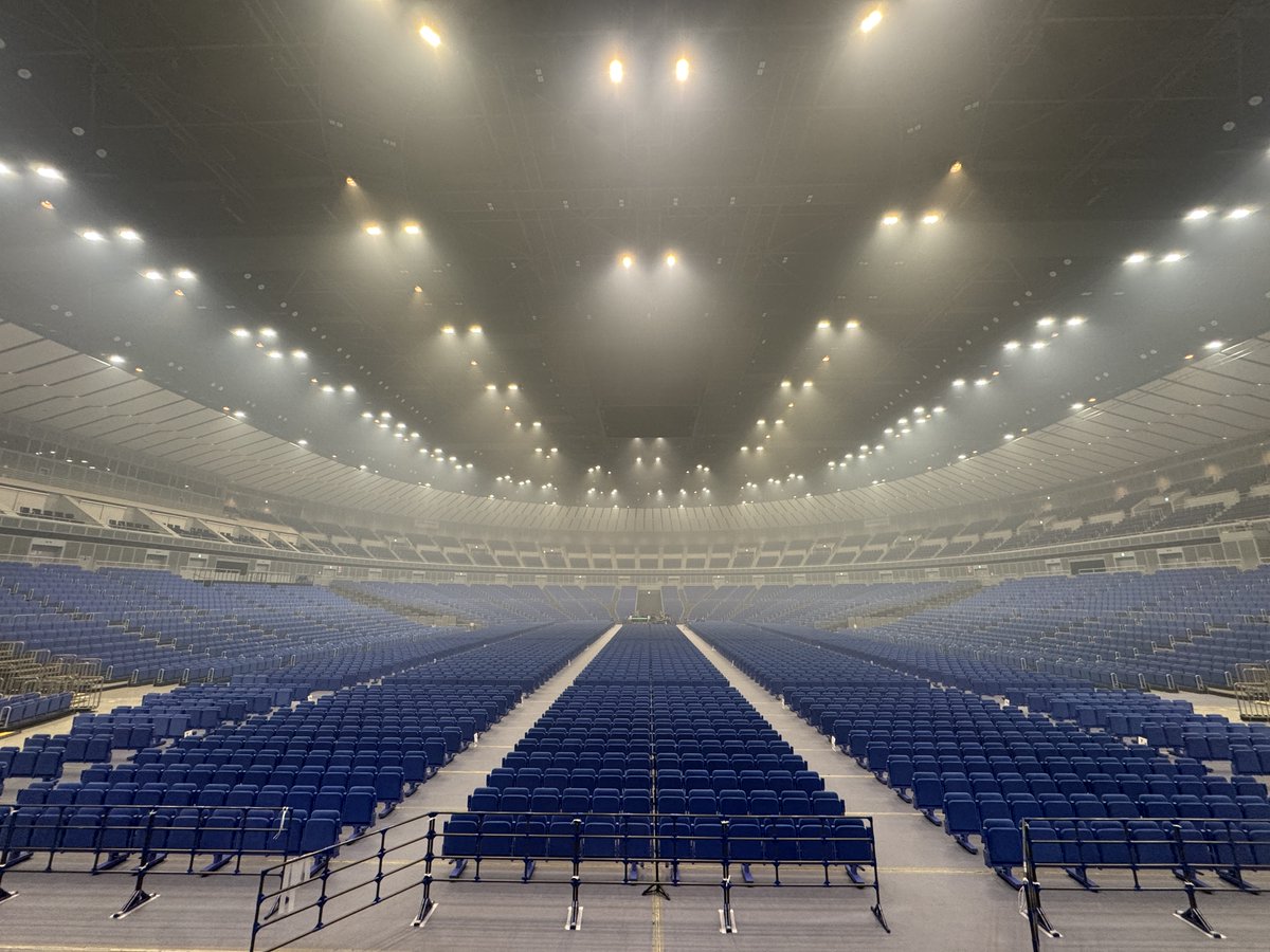 nbuna_staff's tweet photo. ヨルシカ LIVE TOUR 2026「一人称」
7月30日（木）神奈川・横浜アリーナ公演

横浜公演２日目が終了いたしました。
ご来場いただいた皆様、誠にありがとうございました。

次回は来週の福岡公演となります。
皆様のご来場をお待ちしております。

#ヨルシカ_一人称 https://t.co/8PsBQRPTMu