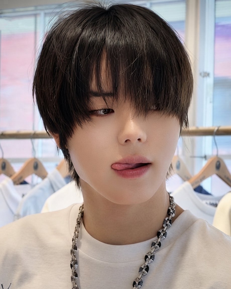 wruicx's tweet photo. Adam : ga liat jam? Aku kasih kamu waktu malah keluyuran 

Yulian : hmn? Aku bingung habisin uang kamu dengan cara gimana lagi ૮꒰ ˶• ༝ •˶꒱ა 

— ryulyul https://t.co/VCrp4O9z5Y