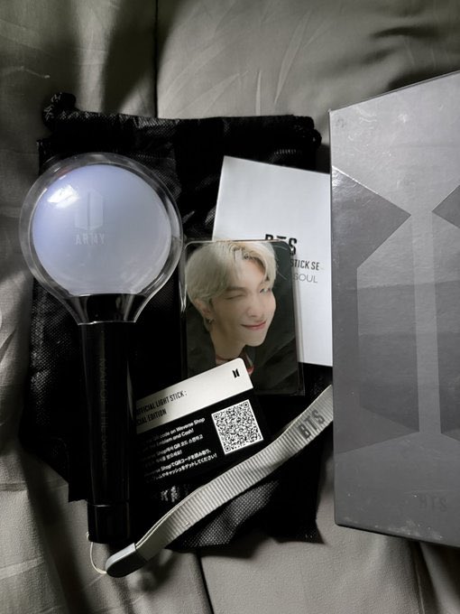ppuypk's tweet photo. ปล่อยแท่งไฟ se 700 รส อุปกรณ์ครบค่าาา

#ตลาดนัดบังทัน 
#BTS_WORLDTOUR_BANGKOK https://t.co/ijtkisbrXM