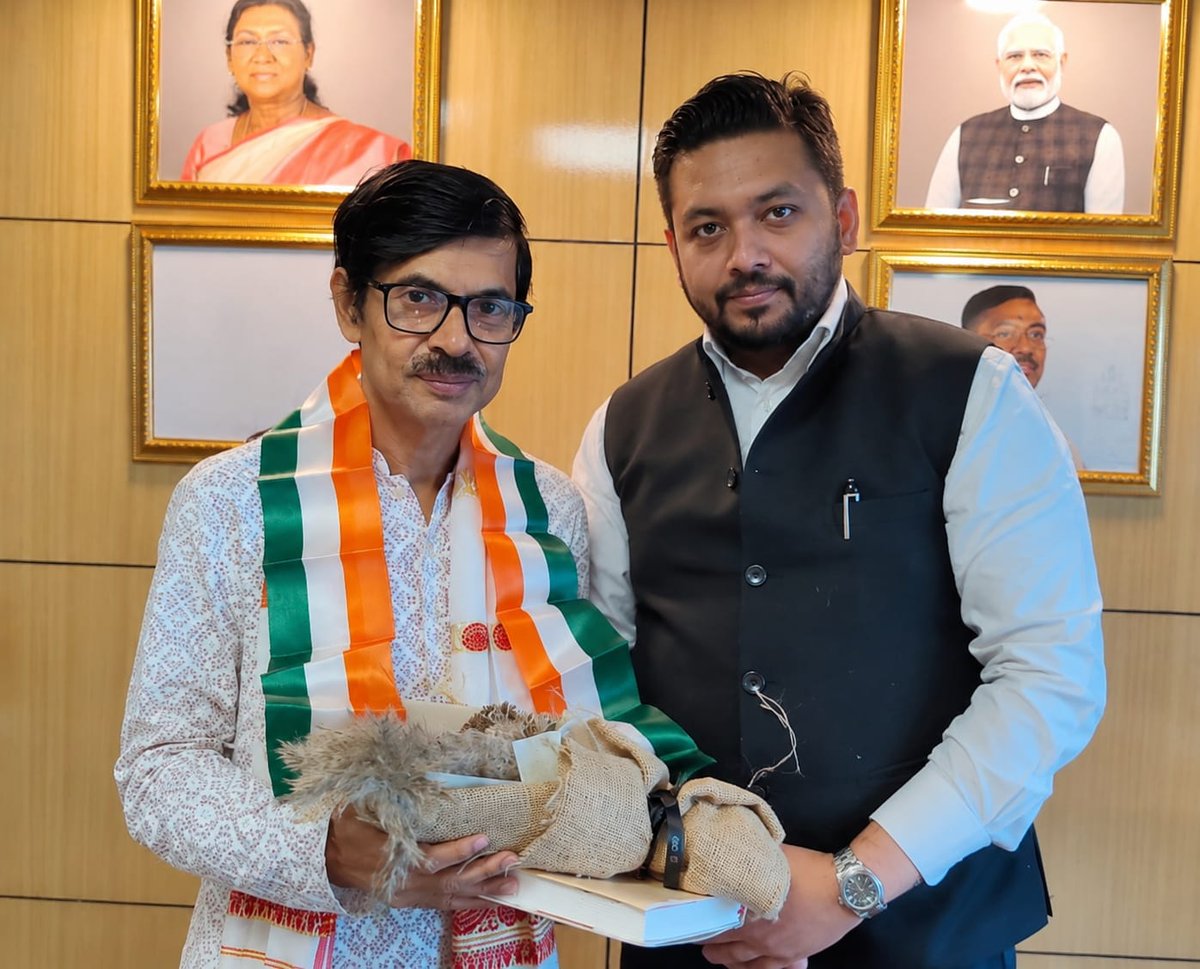 ICC_Chamber's tweet photo. Mr. Anubhav Mukherjee, Chairman – AI & Technology, West Bengal State Council, Indian Chamber of Commerce, called on Shri Kalyan Chakraborti, Hon’ble Minister-in-Charge, Departments of IT & Electronics, Science & Technology & Biotechnology, and Food Processing Industries & Horticulture, Government of West Bengal, for a constructive discussion on the transformative potential of Global Capability Centres (GCCs) and Artificial Intelligence across industries.

The dialogue focused on establishing AI-driven Centres of Excellence, strengthening the data centre ecosystem, and accelerating AI adoption across sectors.

The upcoming ICC AI Convergence Summit & Expo 2026 in Kolkata was highlighted, which will convene 300+ companies from India and abroad to showcase real-world AI applications, foster collaboration, and position West Bengal as a leading hub for AI innovation.

ICC looks forward to translating these ideas into impactful initiatives that advance the vision of an AI-powered India.

#FutureOfAI #DigitalTransformation #IndianChamberOfCommerce

@Yalofficial_ | @am_official88 | @TheBengalIndex