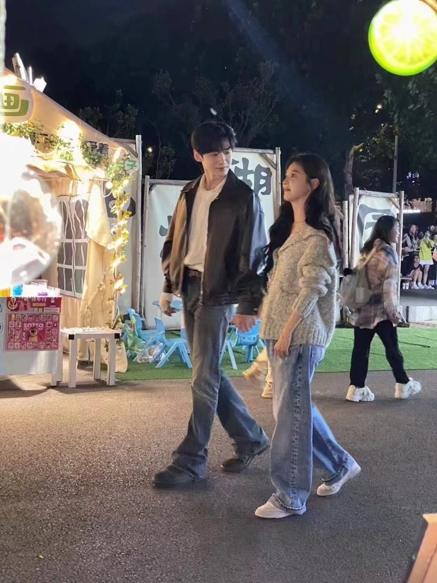 luv0_0bai's tweet photo. 샤홍슈에서놀다가아직도처음본로이터를발견하면보물을찾은거마냥행복하다.봤던로이터여도다시보면더좋고그러하다.(영원히난홍속에살리라 https://t.co/E6R8j3zn70