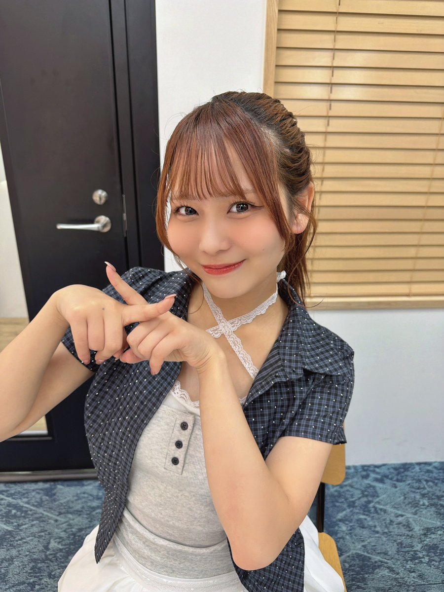 Artistspoken2's tweet photo. ／
💻AIの情報に騙されるな！！！
＼

・夏フェスは戦い！
　みんな、がんばっていきまっしょい🎤☀️
・「何がなんでも絶対に東京ドームに立ちたい！」
　夢は掲げて、口にしていくべき🙌✨
・今週のパンチライン発表！
　AIから飛び出した情報に
　花菜ちゃんがツッコミ！？　　etc…

100回記念SPギフト画像を
GETできるのは今日まで☝️💡
ここだけの限定画像をぜひチェックしてね😉✨

🍽️💮 #花菜ちゃんのイマフレランチ
🔗https://t.co/boCrUdCrBU
🕛 毎週金曜12:00配信
📬 友達感覚でタメ口レター送ってね⭐️
テーマ：ランチドラマ / 懺悔室 / ふつおた
@hana_oba