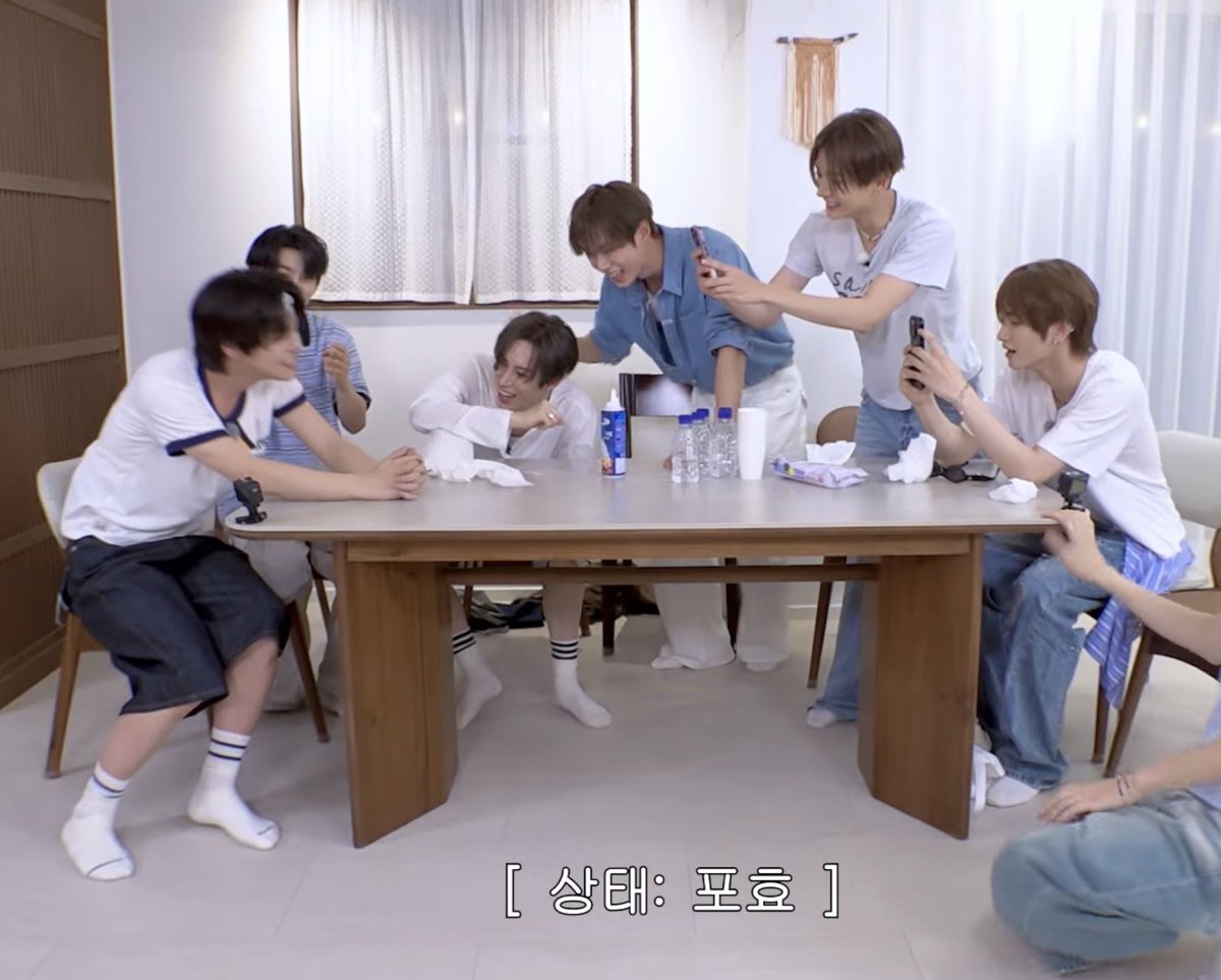 prdsdefssss's tweet photo. theyre giving us this vibe im ctfu https://t.co/zFV7vyCOXW