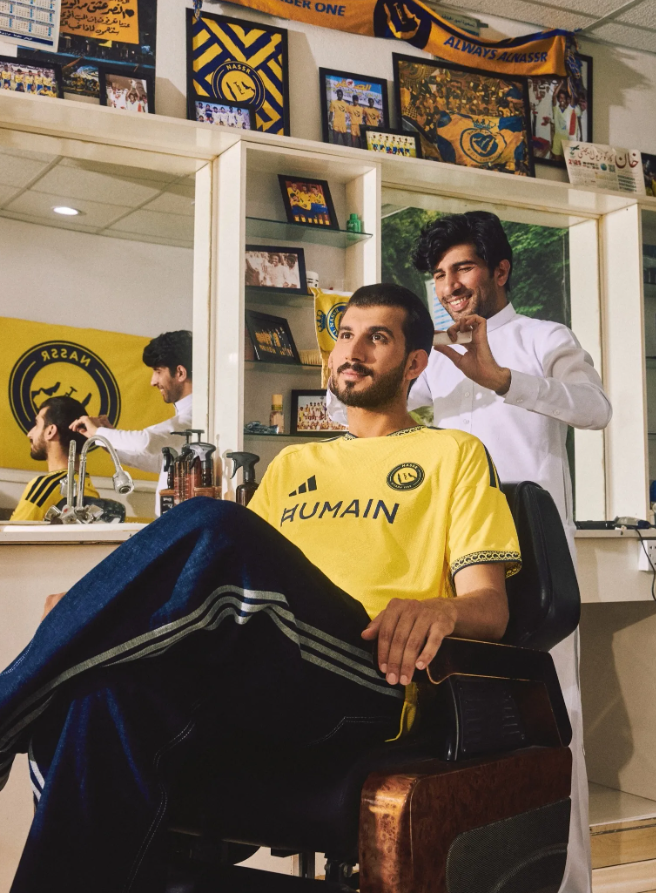 النصر يكشف عن قميصه الأساسي للموسم الجديد 