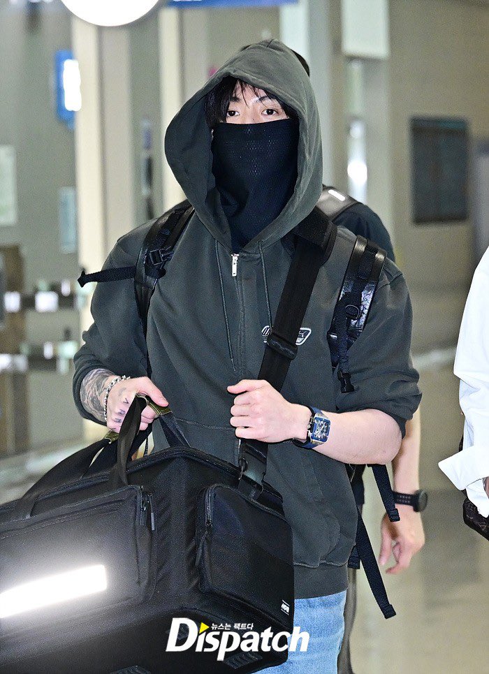 gcfKM57's tweet photo. 🐰✈️

#JUNGKOOK #정국 https://t.co/chTDweN0ON