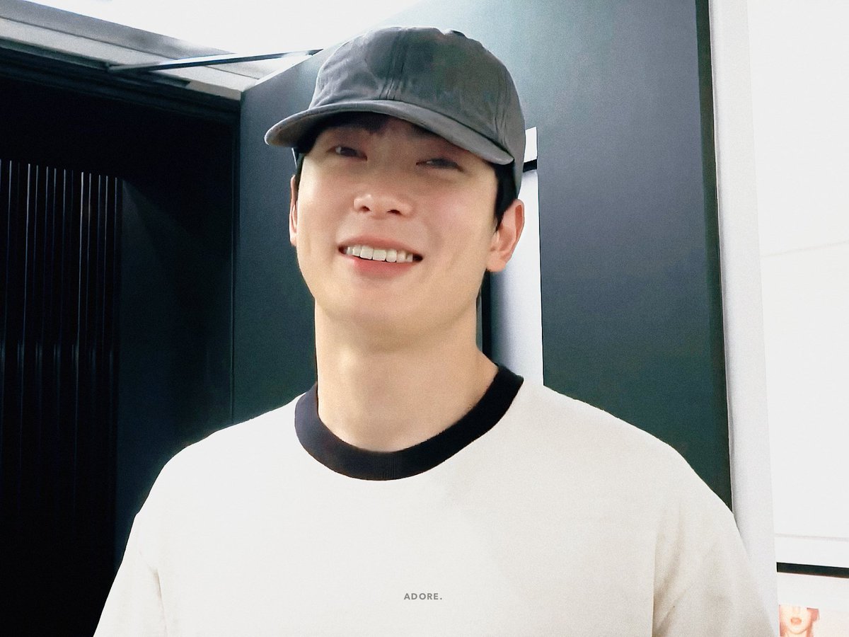 Jiuehyun's tweet photo. https://t.co/dawlvttR7l