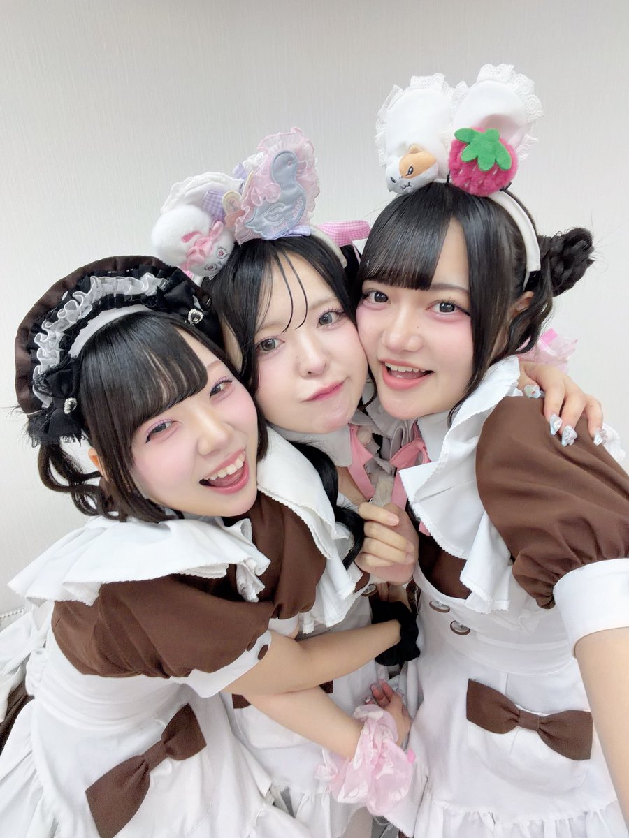 maid_leari's tweet photo. 出会ってくれてありがとう🖤🩵🩷 https://t.co/2fqJ4Sq7Vs