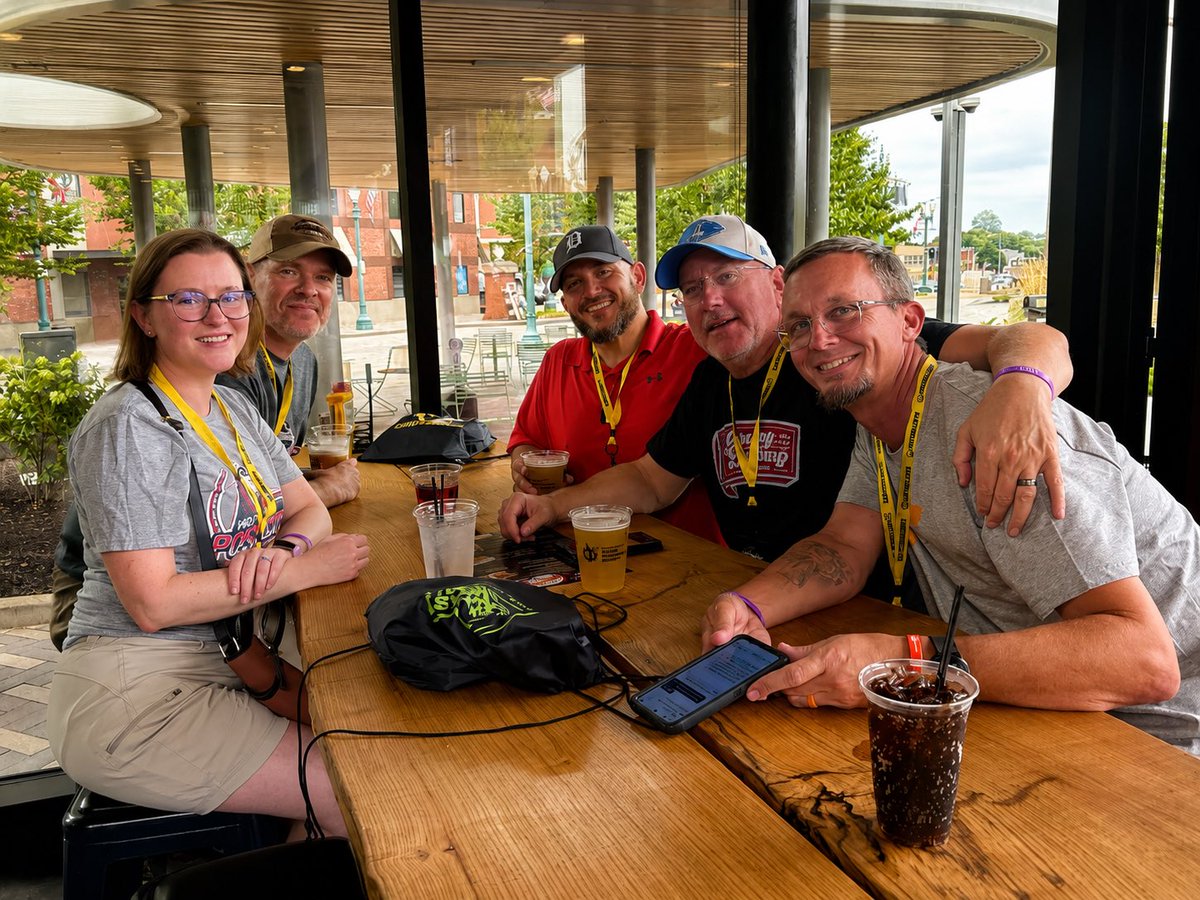 FFLaPudge's tweet photo. @theffexpo was a blast this year again! Good seeing old friends and making new ones. Here’s a few photos from the weekend @jeffblaylock @thejoeywright @LordReebs @cyndiqberg @thekaceykasem @Ciaobella1981 @TFNobodies @FFCommish_YIS @Nick_Wilcox25 https://t.co/kXqecPK2Uh