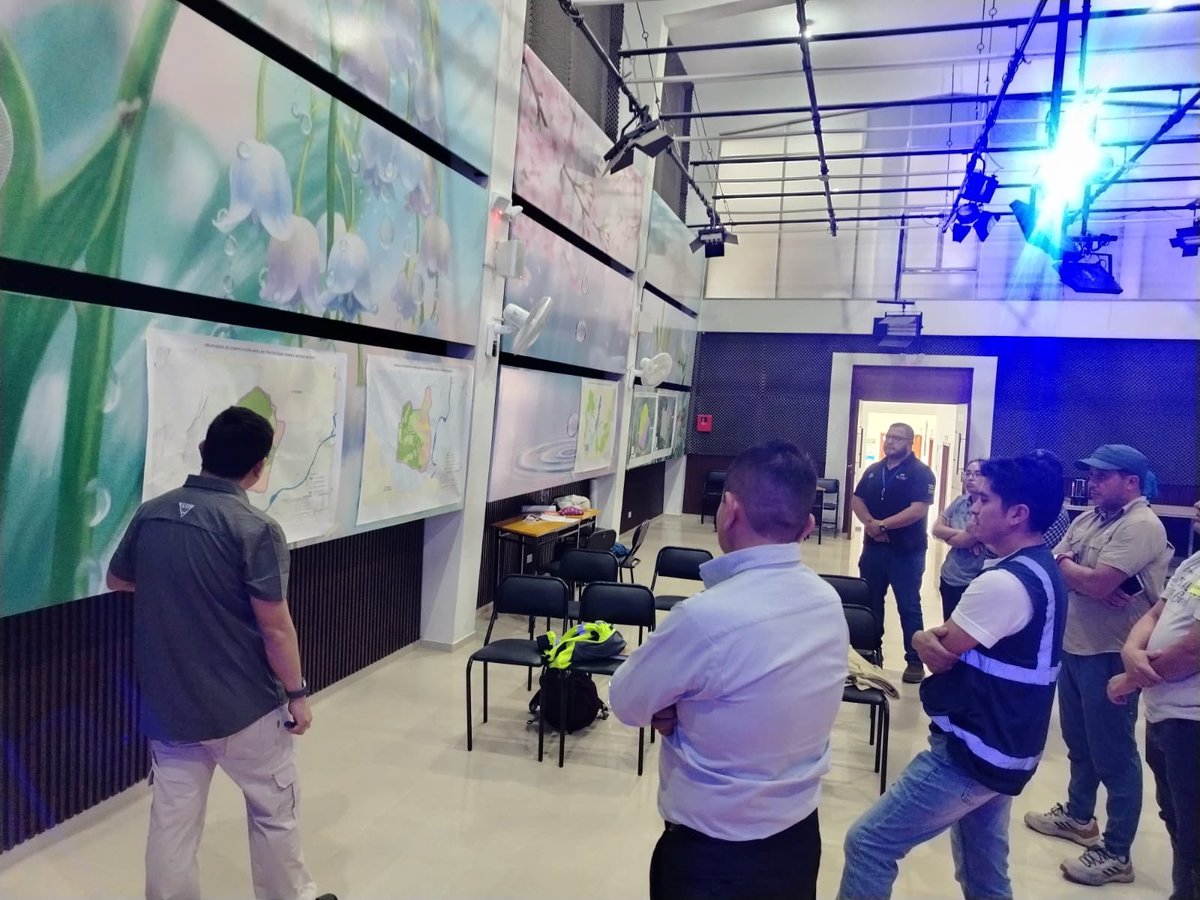 MAATE_Zonal10's tweet photo. 💧🤝 La Dirección Zonal 10 del MAE participó en el taller para el desarrollo del Plan de Manejo del APH Yantzaza, fortaleciendo la gestión participativa del recurso hídrico junto a actores del territorio.

#mae #zonal10 #aphyantzaza p https://t.co/YfQXirADSN