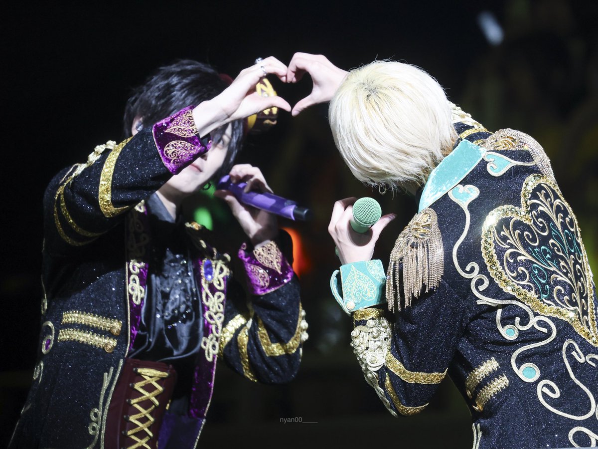 nyan00____'s tweet photo. 250730 2.5th ANNIVERSARY
日本武道館ワンマンライブ🇯🇵
-ハピネスだけで世界中埋め尽くしてやれ！-

隣にいようね？💚💜

#らぶしっく武道館　#らぶしっく 
#りょう @ryo_lvsk #ゆそん @uson_lvsk https://t.co/QlQrGf94PR