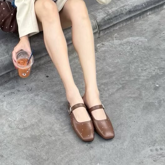 nchdaq's tweet photo. แปะ 1 ในคู่โปรด🙂‍↕️🐻💌 รองเท้าหมุด is a must ใส่กับยีนส์แล้วสวยมาก(จริงๆใส่กับอะไรก็สวย👀)ชอบ alexis ของ gordinary มาก คุณภาพดี หนังนุ่ม🤏🏽 เชียร์สีน้ำตาลค่ะ timeless ตลอดกาล
: https://t.co/O8aZWufisP https://t.co/XPBTJ8bBzC