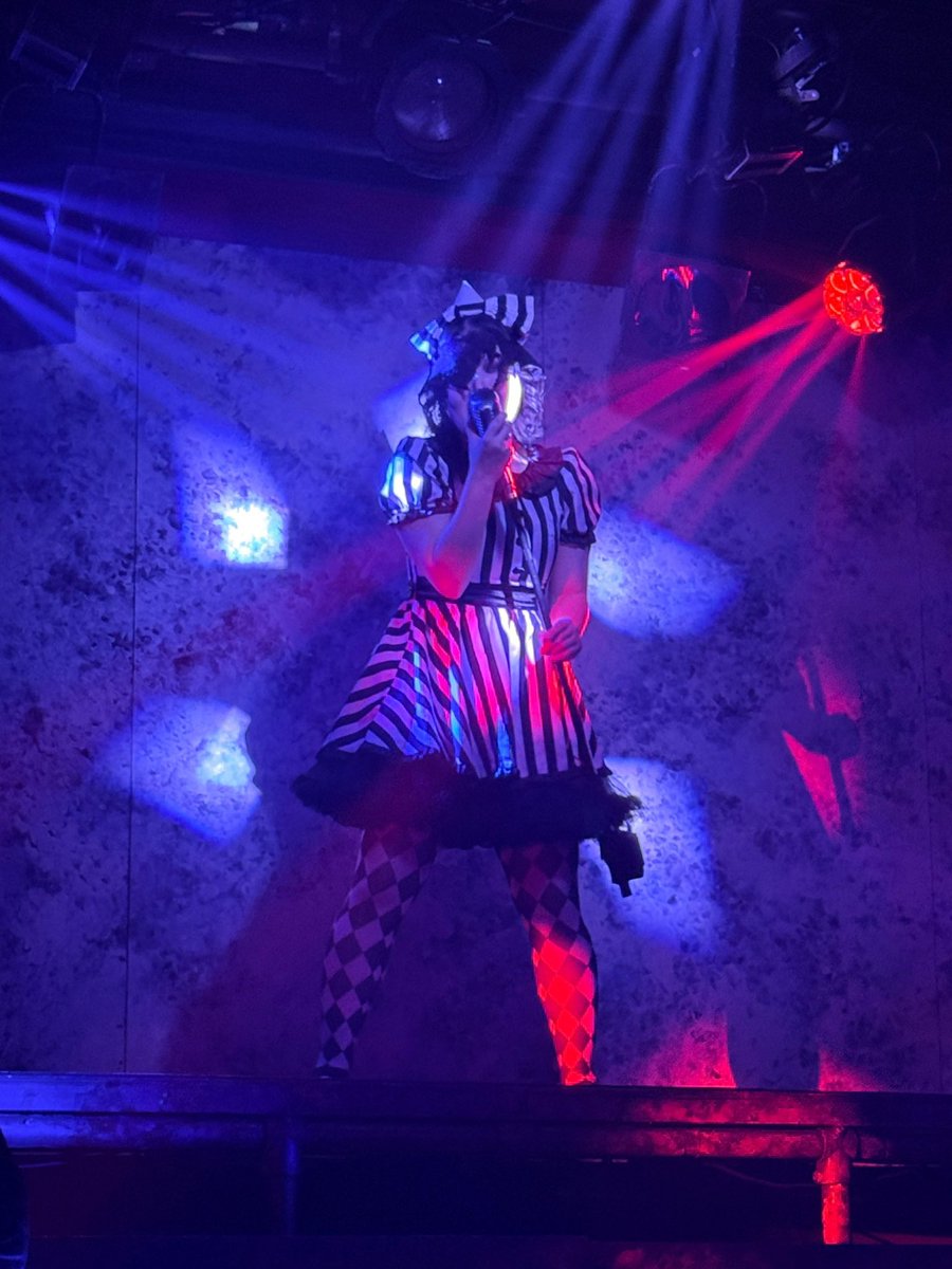 SHE_0Ri's tweet photo. #新撰組1944
誰も欠けることなく、全公演満席にて終幕いたしました。
暑い中劇場に足をお運びくださった皆様、御心を向けてくださった皆様、誠にありがとうございました。
ビジュアルからは想像つかないほど青春という言葉が似合う不思議な作品でした。ラブです。

永倉新八 役／歌手 役
村田詩織 https://t.co/WIh7QZ0nNr