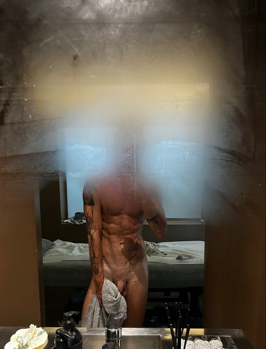 S_karlin1's tweet photo. somewhere between im looking for a husband and i need 3 guys in the same room https://t.co/KaqDXiOGRx