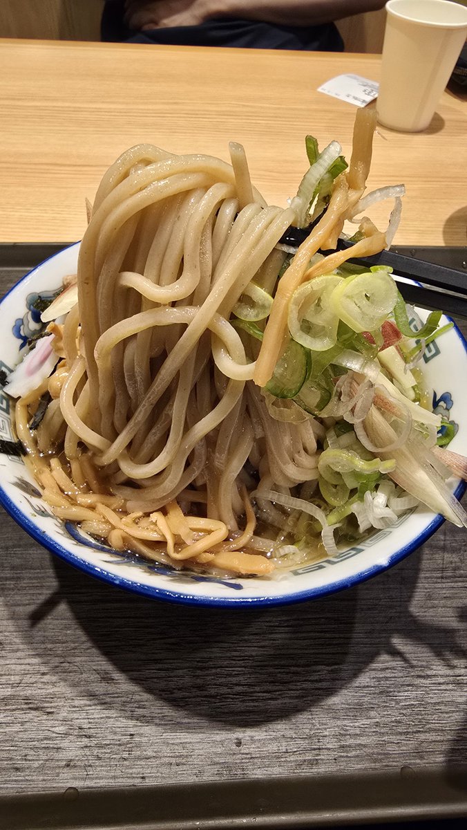 BzIke3's tweet photo. 仕事終わりに舎鈴へ🍜
食べたかった舎鈴の茗荷冷やかけ大を注文☝️

ごゆっくりど～ぞ！は本当に良いね💡
これはこれで旨い😋
粗びき梅を入れてみたがこれまた旨い😆
今日はスープまで飲んでしまった🤦

満足です👍️

T会ありがとうございます🙇

#舎鈴カインズ上里本庄
#舎鈴 https://t.co/MknJpTauL9