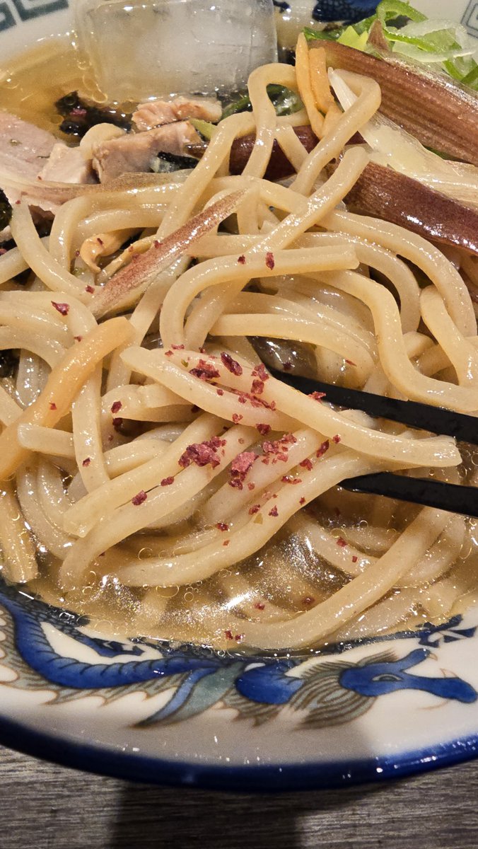 BzIke3's tweet photo. 仕事終わりに舎鈴へ🍜
食べたかった舎鈴の茗荷冷やかけ大を注文☝️

ごゆっくりど～ぞ！は本当に良いね💡
これはこれで旨い😋
粗びき梅を入れてみたがこれまた旨い😆
今日はスープまで飲んでしまった🤦

満足です👍️

T会ありがとうございます🙇

#舎鈴カインズ上里本庄
#舎鈴 https://t.co/MknJpTauL9