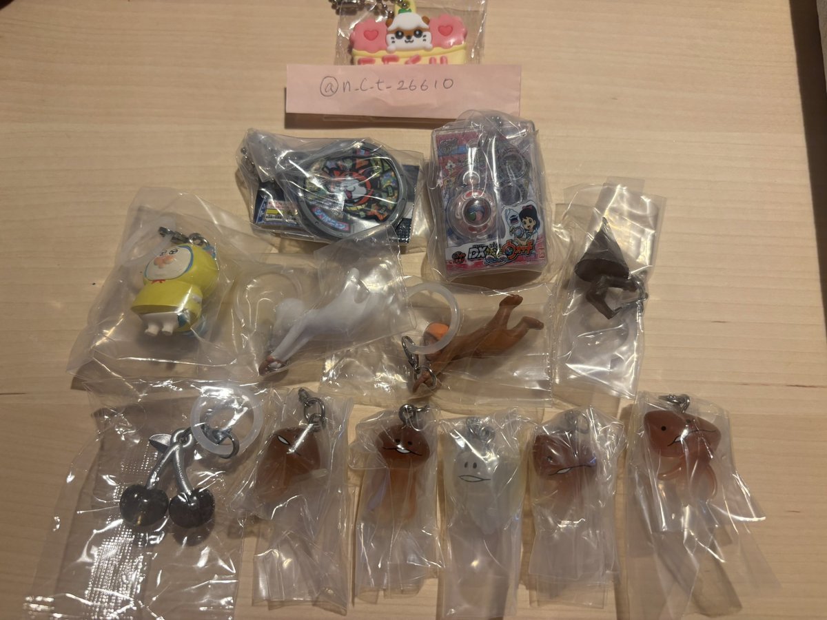 n_c_t_26610's tweet photo. めじるしアクセサリー　ガチャガチャ　交換
譲 1〜3枚目
求 4枚目>めじるし未所持品コロコロクリリングッズ
1枚目1.2段は🩷のみ(1:n検討)
⭐️はものによってn:1も可能
郵送または名古屋手渡し
お気軽にお声掛けください🙆‍♀️ https://t.co/9BYzWNd93G
