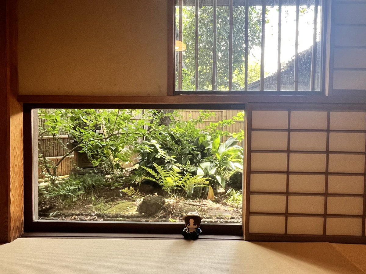 art_input123's tweet photo. 暑い中連れ出したのできょもぬいを接待した🌞ちいこくて可愛い https://t.co/9vy8NoBSm0