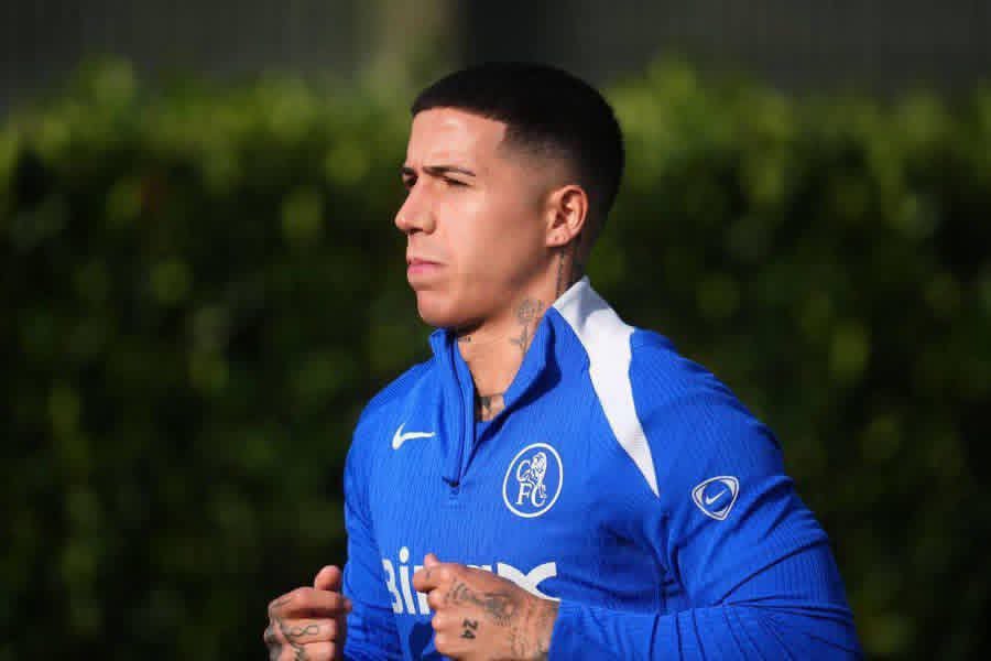 Smallz149568's tweet photo. 🚨 JUST IN: Enzo Fernandez has now joined up with the Chelsea squad in Sydney! 🇦🇺

#CFC https://t.co/hPBS9AeVFA