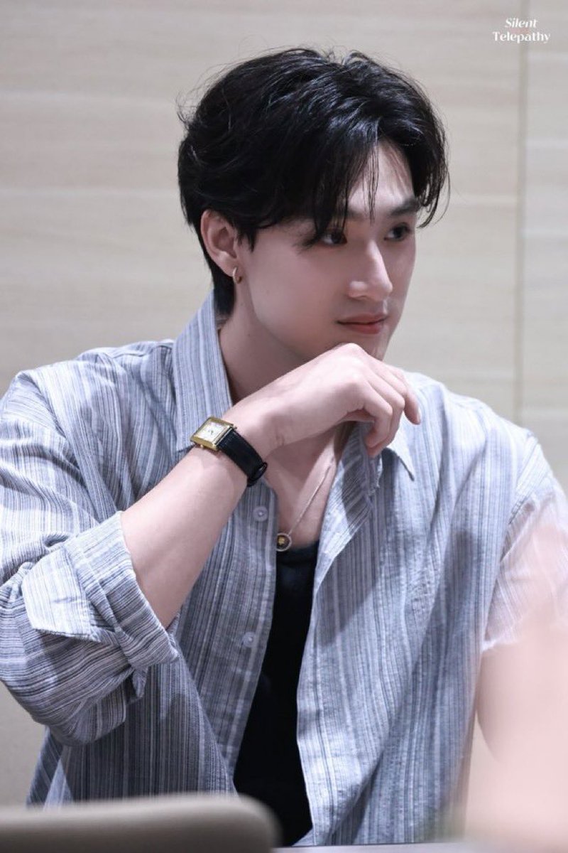 watearsp's tweet photo. ท่านดิว                                                           พี่ธี https://t.co/BBo883KW1H
