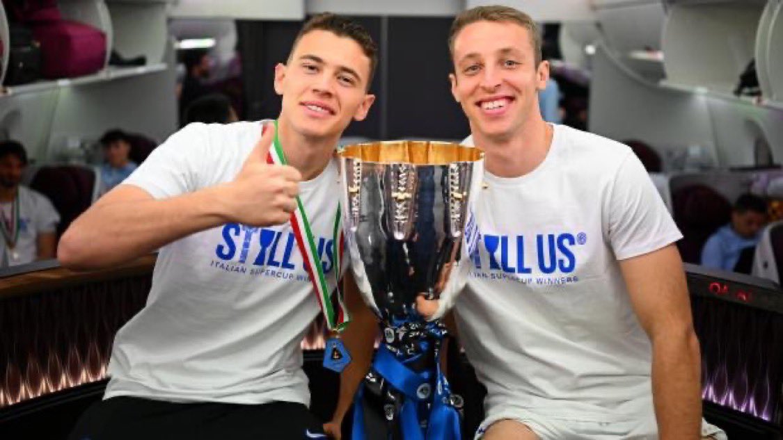 sempreinter__'s tweet photo. FabrizioRomano - L’Inter ha comunicato formalmente ad #Asllani che non è più parte del progetto, gli hanno ribadito di trovarsi una squadra, linea dura.
Su #Frattesi si sta lavorando in queste ore, non fase avanzate ma iniziano a prendere forma interessamenti da Italia ed estero. https://t.co/FuW6Y5WupD
