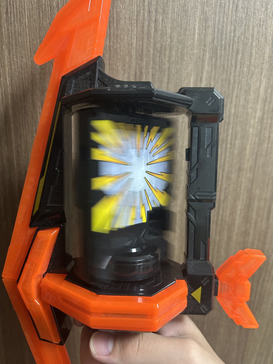 kohfull's tweet photo. ガッチャートルネードはやはり馬鹿の武器玩具（めちゃくちゃ褒めてる） https://t.co/LNs64kRNlk