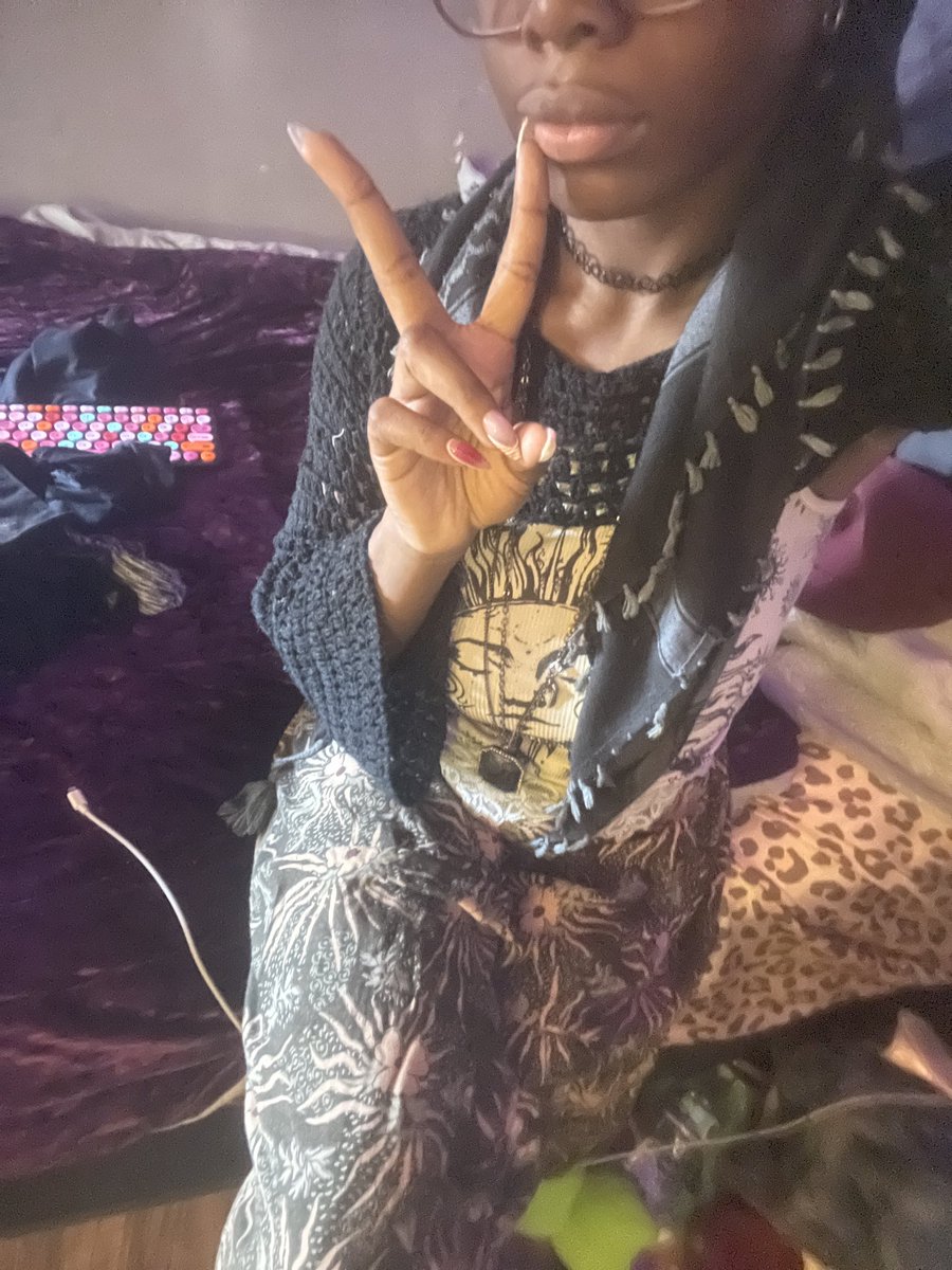 bingendecay's tweet photo. deadbeat dad is leaving the country soon for a thing so he's taking me to breakfast https://t.co/Z0eLaEHVA1
