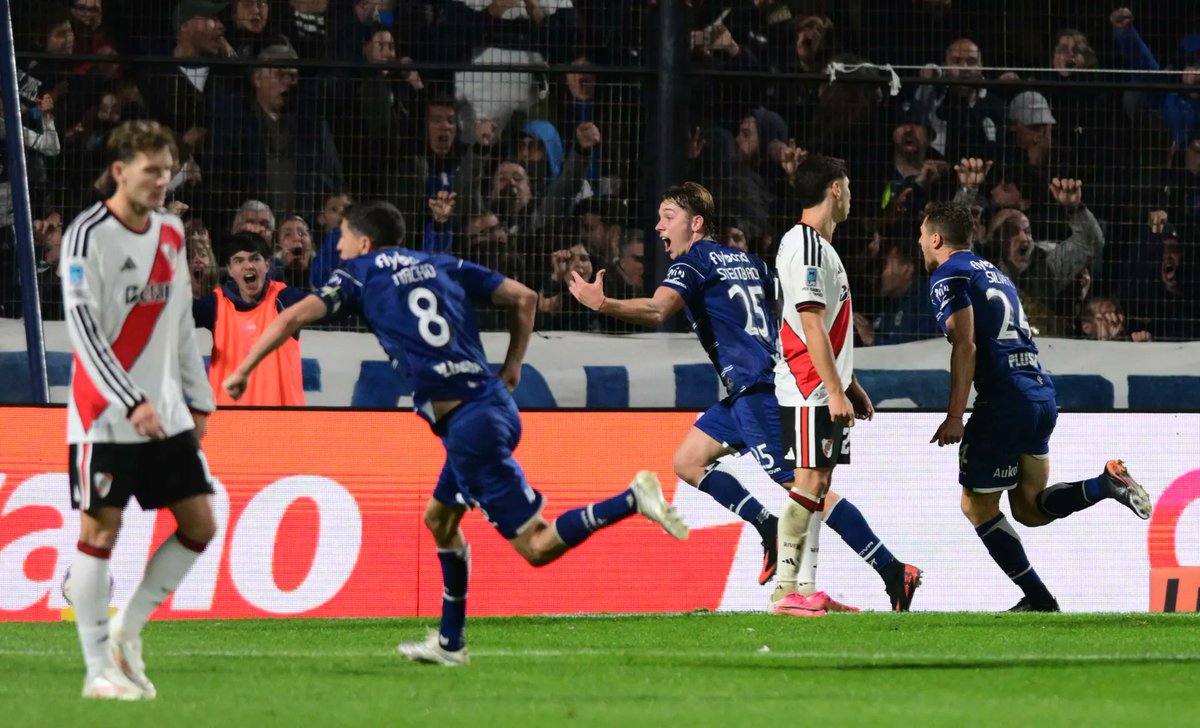 LoboEsta22's tweet photo. #CGE #GELP TRIUNFAZO EN EL BOSQUE!! Por la #F02 Gimnasia le ganó 1-0 como local a River con gol de Steimbach en el complemento ► https://t.co/H141IcAaw1 https://t.co/lB8UPteLXW