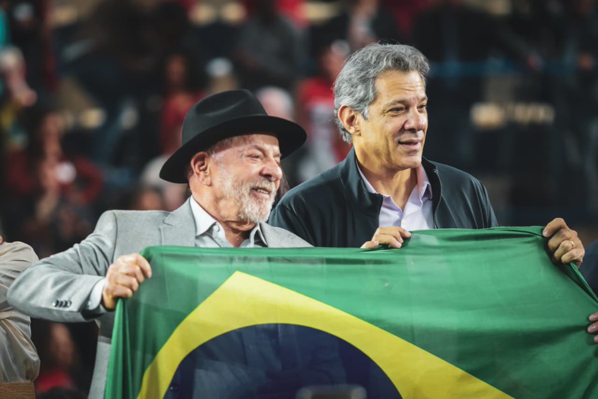 lazarorosa25's tweet photo. 🚨 AGORA: Brasil atinge a menor taxa de  desemprego para um mês de junho em toda a série histórica: 5,4%!🔥

Quer gostem ou não, os números não mentem: Lula e Haddad estão gerando emprego, renda e esperança. O Brasil voltou a trabalhar e a crescer! https://t.co/wHkeef54Bk