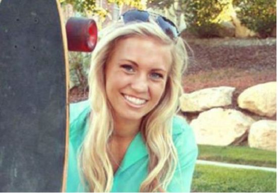 LifeNewsHQ's tweet photo. “Brain Dead” Teenager Awakens From Coma After Her Family Sings Hymns https://t.co/F1W81FeSsP https://t.co/J8NDpgpJpj