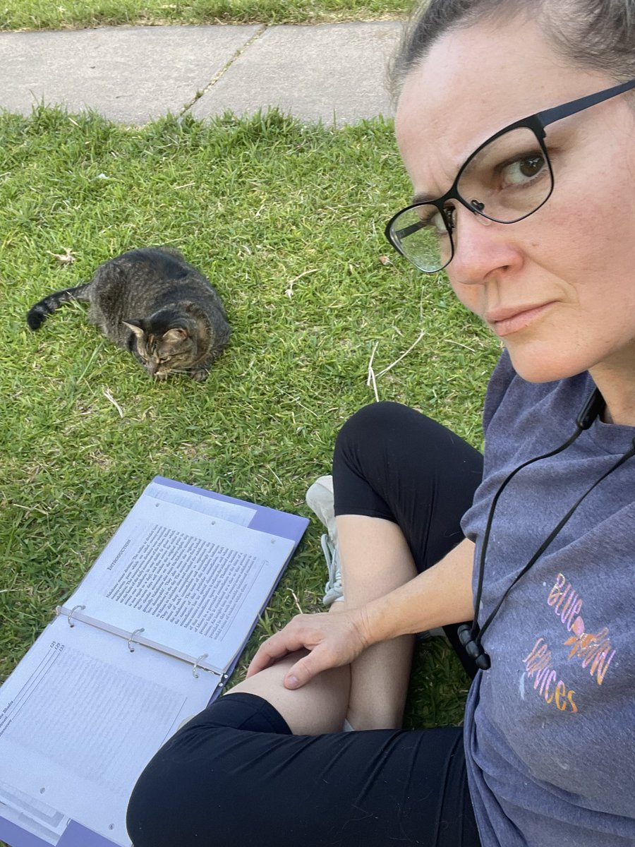 BlueBow2906's tweet photo. Morning grounding with cat while reading about Nakshatras ☺️ Everyone have a blessed day out there 🫡 #ThingsThatBringMeJoy #Happiness #AlwaysLearning https://t.co/3Wf3PgXXLV