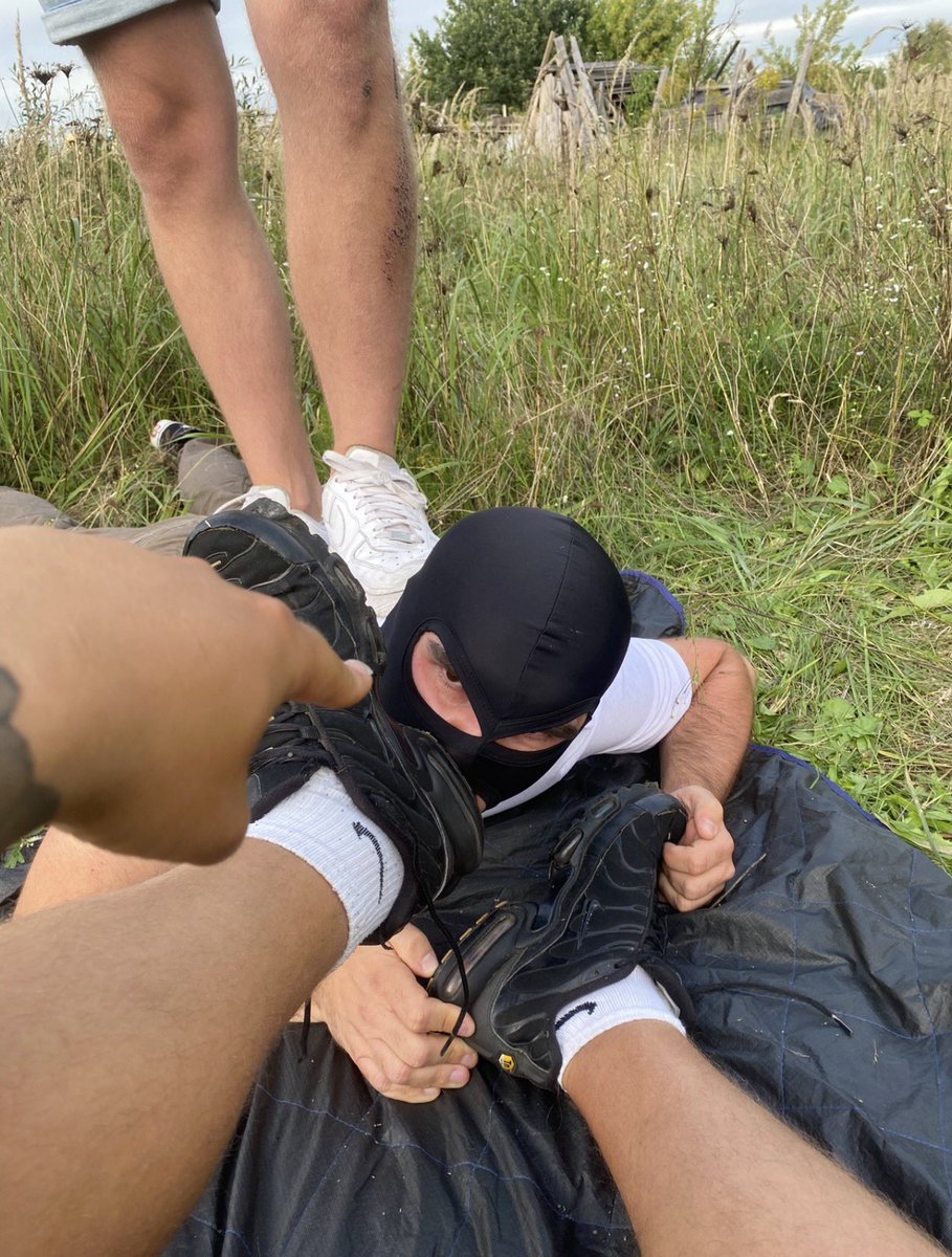 feetmasterbf's tweet photo. Nie szukam fanów — szukam tych, którzy rozumieją hierarchię. Moja energia, moje zasady, moja gra.

@rt_feet @promocion_pies
#sneakmaster #sneak #cashmaster #findom #femdom #soxy #cash #ATM https://t.co/FfSmGZ7B4z