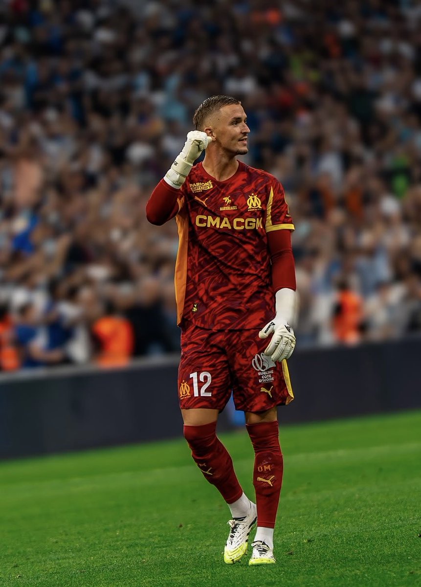 GuillaumeTarpi's tweet photo. 🔹L’OM a déjà reçu une offre de Manchester City pour Geronimo Rulli ! 
Les deux clubs devraient trouver un accord facilement. Le départ de Jeffrey De Lange vers Twente avance également. 

Le club ne veut pas perdre ses deux gardiens simultanément et cherche donc le bon timing pour trouver un remplaçant.
Guillaume Restes, emballé à l’idée de rejoindre l’OM, est la priorité des dirigeants. (FM) #TeamOM