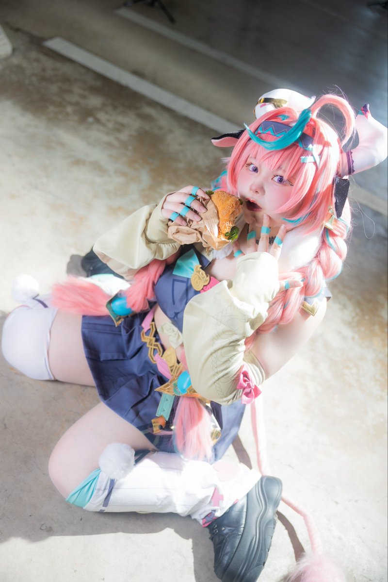 chiru_u7563's tweet photo. cos /原神 ヴァレサ

✦・・┈┈┈・・✦・・┈┈┈・・✦

わ〜あっちにも美味しそうなのがある〜🍔

✦・┈┈┈┈┈┈┈┈┈┈┈┈┈・✦

camera/@Shin_is_a_Raven さん

 #原神 #cosplayㅤ https://t.co/fawpy5433X
