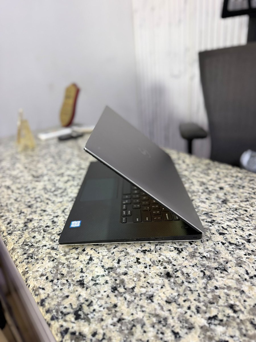ayzade_abdool's tweet photo. Dell precision 5520
Core i7
7th generation 
512ssd
16gb ram 
Keyboard light
Nvidia quadro m1200
4gb dedicated 
15.6inch
Laptop and charger 🔌 

Price: 560k
Location: Kaduna State, Nigeria.🇳🇬 
Call or WhatsApp: 07064650565

Nationwide delivery 📦 🚚 https://t.co/XI6AvZ7v4I