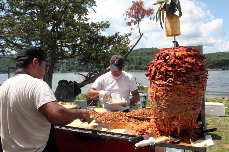 EIT's tweet photo. Time for a riverside road trip? Or, closer to the city, how about Burmese, Ghanaian, Indonesian, or Surinamese? Read my roundup of New York-area food events for early August: https://t.co/tFNBXAP9yW https://t.co/dEK8wrEewv