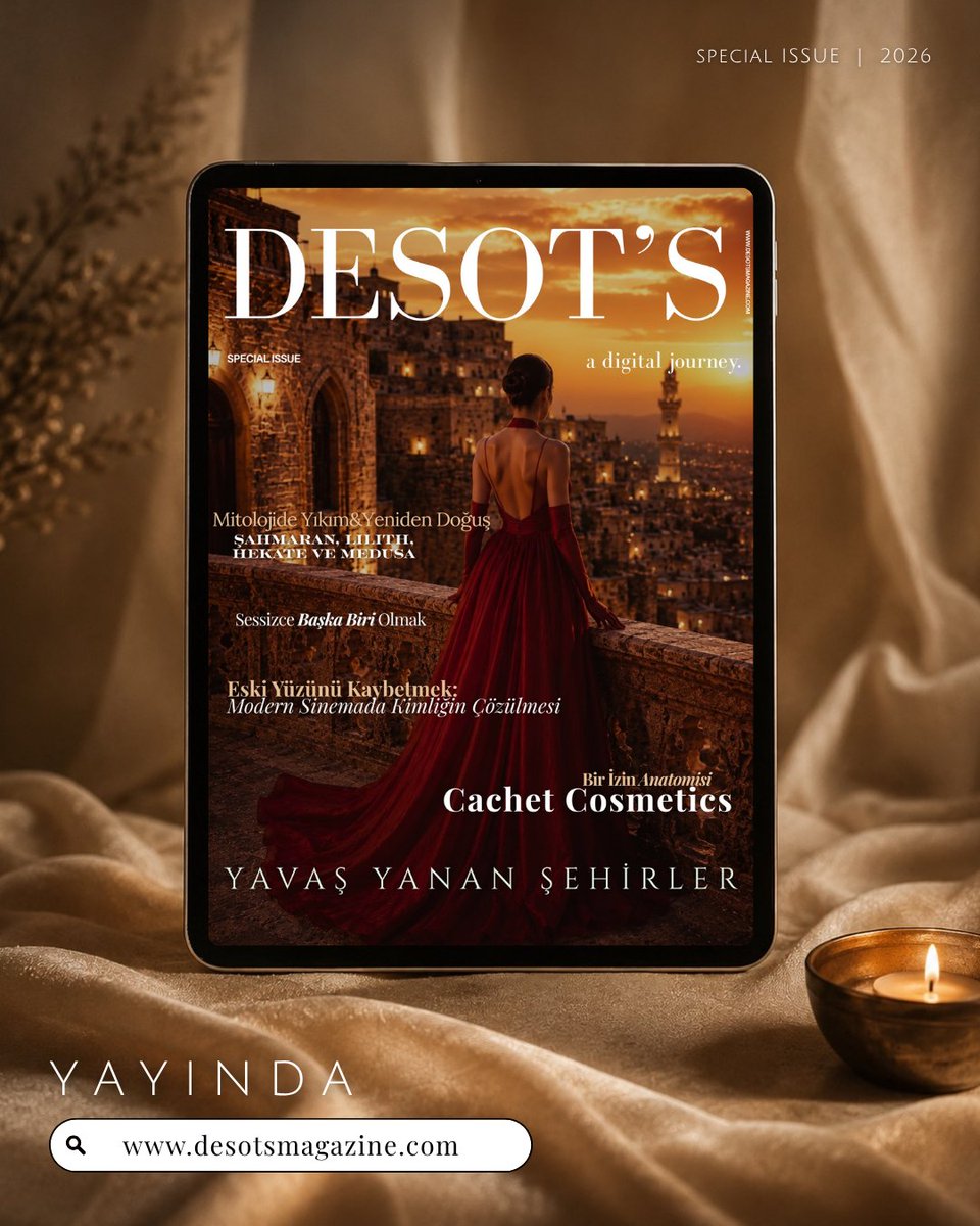 desotsmagazine's tweet photo. Sayıda yer alan başlıklardan birkaçı:
- Bir Odanın Otobiyografisi
- Kendini Yeniden Giyinmek: Stil, Kimlik ve Sessiz Dönüşüm
- Sessizce Başka Biri Olmak
- Yalnızlığın Estetiği
Sosyolojik ama akademik değil...kişisel bir gözlemden başlayıp derinleşen bir dil.

DESOT'S | Yavaş Yanan Şehirler
📖 55 sayfa, dijital flip dergi
💛 Sınırlı Süre -  179 TL yerine 149 TL 
🔗 https://t.co/9ovTY48KZX