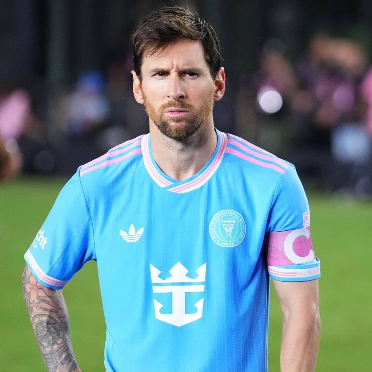 Austinooffical's tweet photo. Lionel Messi's barber needs to be arrested 😭😭

February 2026.                                         July 2026 https://t.co/ag5Ikufwhy
