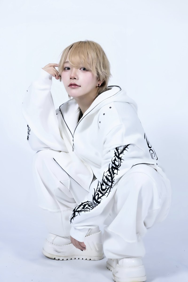 _inouenoue's tweet photo. 僕だけ見てればよくない？ https://t.co/SaqtLdJTcx