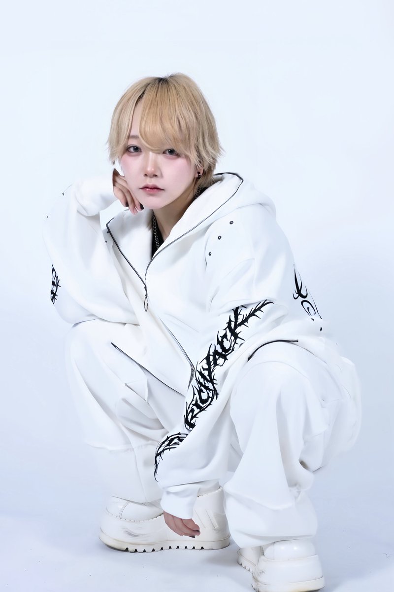 _inouenoue's tweet photo. 僕だけ見てればよくない？ https://t.co/SaqtLdJTcx