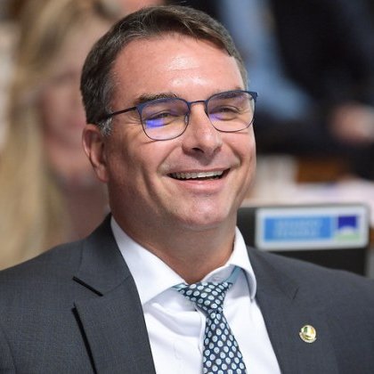 meioindep's tweet photo. 🚨ATENÇÃO: PL confirma que Flávio não estará presente nos debates em que Lula faltar e frustra os planos de Renan Santos https://t.co/tJTUnnm7ge