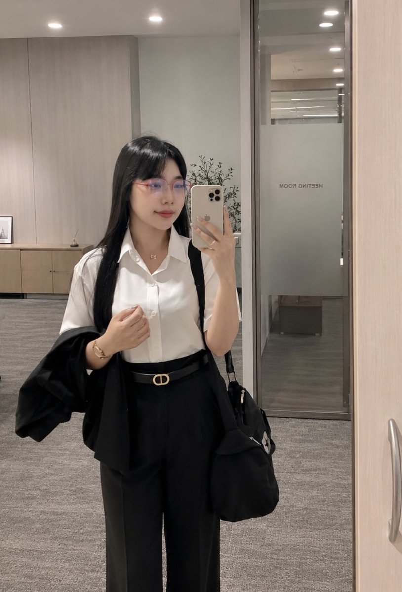 GghBbbj43100's tweet photo. 吃飯  我好餓 一起嗎🥺 https://t.co/IG9a2HjePW