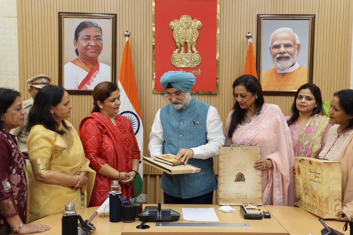 LokNiwasDelhi's tweet photo. Ms. Simran Sahni, Chairperson, @FICCIFLO Lucknow, along with a delegation of women professionals from Uttar Pradesh, called on Hon’ble @LtGovDelhi, Sardar @SandhuTaranjitS, at @LokNiwasDelhi today.

The interaction focused on advancing women entrepreneurship, strengthening skill development, and fostering greater economic linkages between Uttar Pradesh and Delhi. Discussions also explored opportunities to build on FICCI FLO’s extensive work across its chapters to empower women, encourage innovation, and create new avenues for collaboration and inclusive growth.