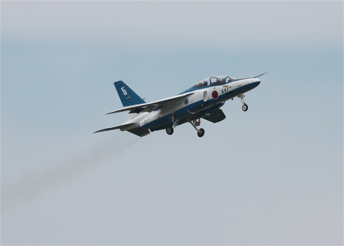 Nisecame2's tweet photo. 7月30日(水) 松島基地 第11飛行隊 

ブルーインパルス 3rd 第1編隊  

#松島基地 #ブルーインパルス https://t.co/TQTCudSJix
